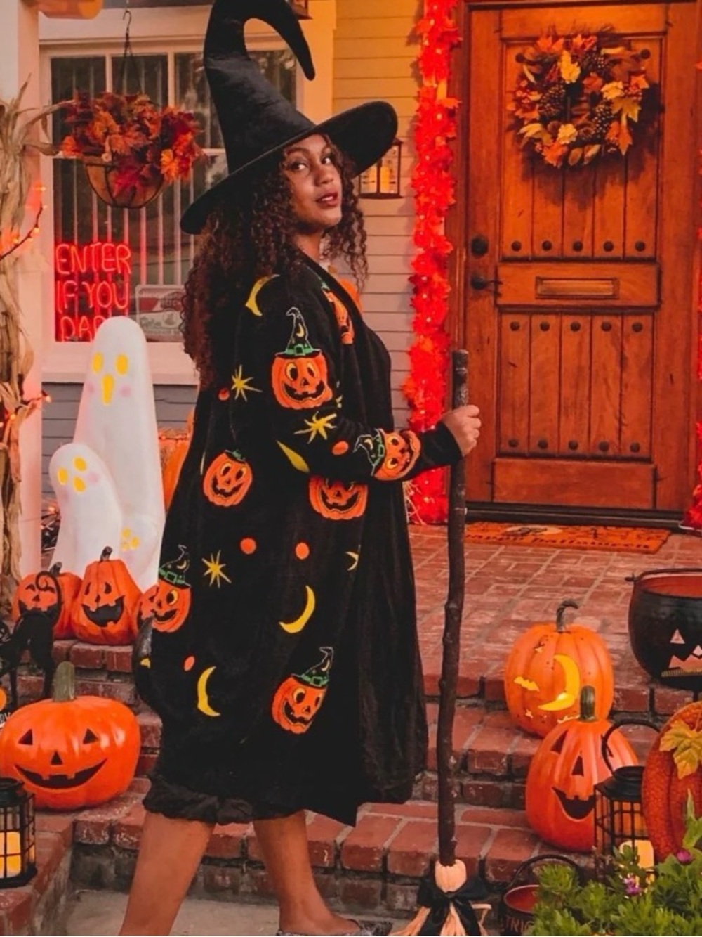 Like new worn once xl-2x Backstitch Bruja Pumpkin Witch Cardigan